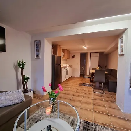 Souterrainwohnung Zentrale Lage In * Detmold