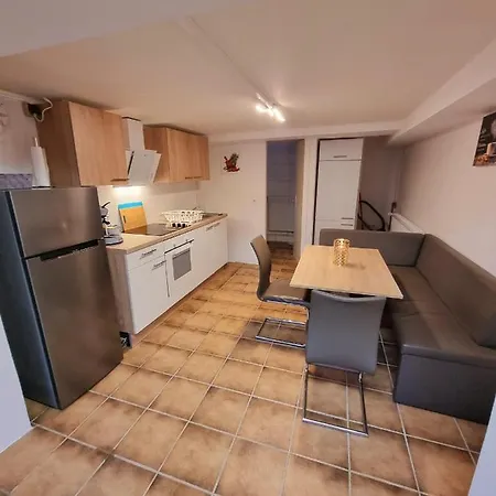 Souterrainwohnung Zentrale Lage In * Detmold