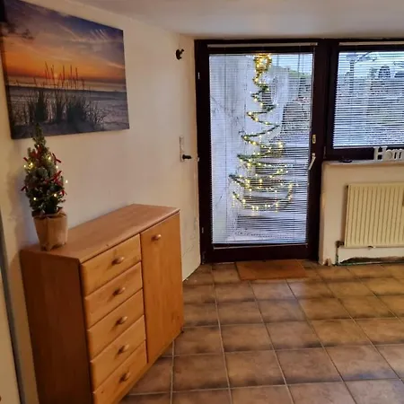 Apartment Souterrainwohnung Zentrale Lage In *