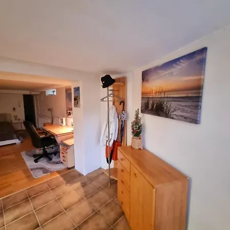 Souterrainwohnung Zentrale Lage In Apartamento