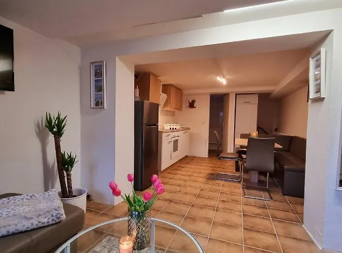 Souterrainwohnung Zentrale Lage In * Detmold