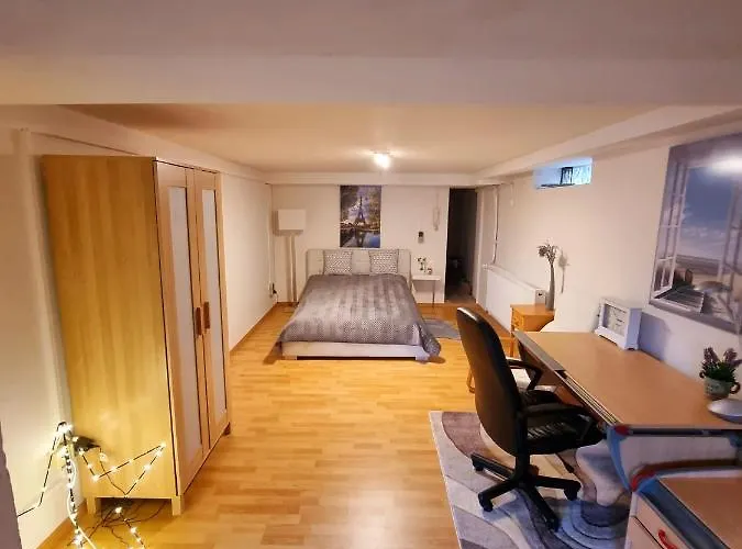 Souterrainwohnung Zentrale Lage In *