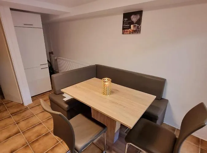 Souterrainwohnung Zentrale Lage In